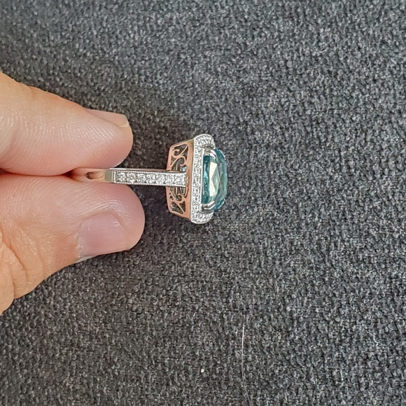 Stunning Blue Zircon Diamond Ring ๐ ๐ - Picture 12 of 15